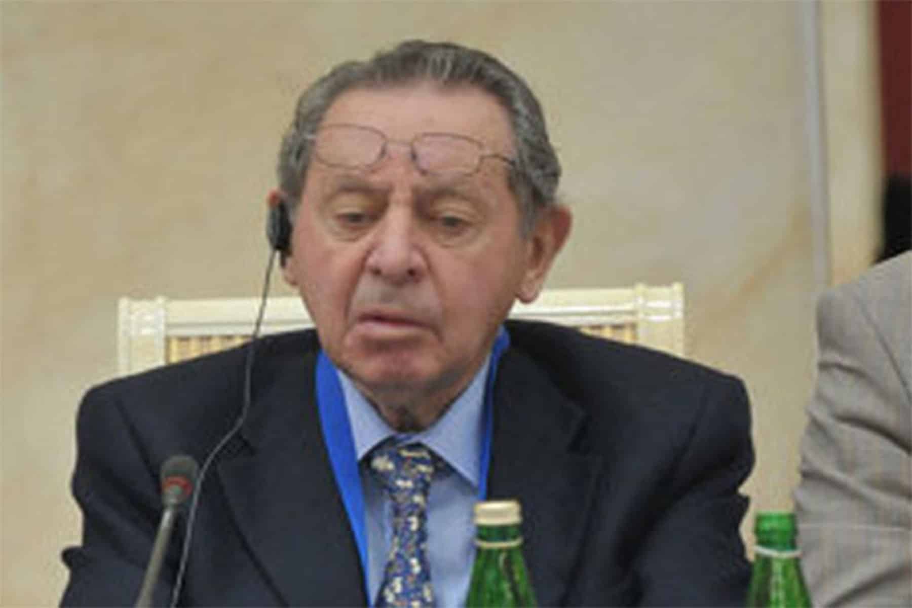 وفاة الصحفي باتريك سيل كاتب سيرة حافظ الأسد وفاة الصحفي باتريك سيل watanserb.com