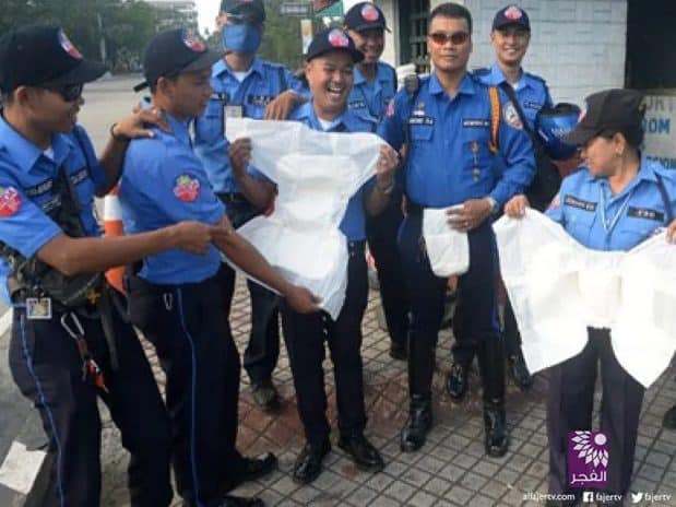 شرطة ترتدي حفاظات watanserb.com