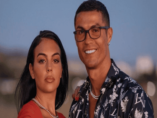 خيانة صديقة رونالدو watanserb.com