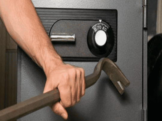 امام مسجد يسرق watanserb.com