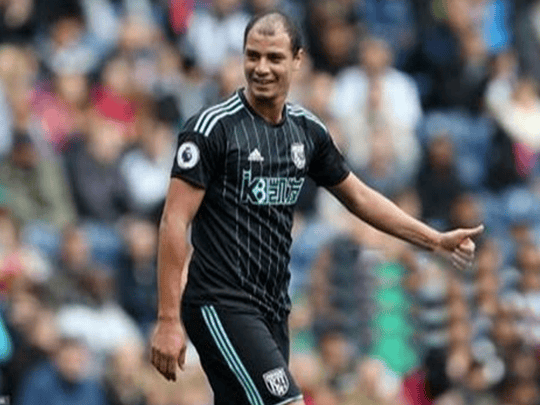 لاعب مغربي بصحبة ممثلتين إباحيتين watanserb.com