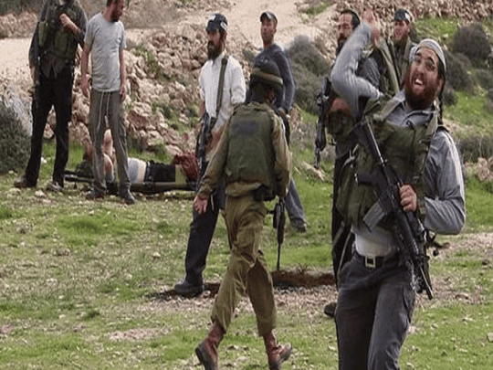 مستوطنون بالضفة الغربية يهاجمون موكب سيارات تابع للقنصلية الأمريكية مستوطنون يهاجمون موكب سيارات watanserb.com