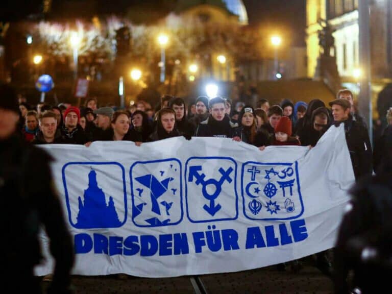 مظاهرة معادية للإسلام في درسدن watanserb.com