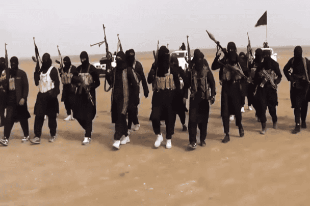 تنظيم الدولة يصدر مقاتلين watanserb.com