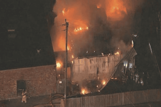 حريق بمعهد إسلامي بولاية تكساس الأمريكية يلحق أضراراً كبيرة بالمبنى حريق بمعهد إسلامي بتكساس watanserb.com