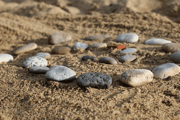 رمل وحجر – درس أخلاقي جميل رمل وحجر درس أخلاقي watanserb.com