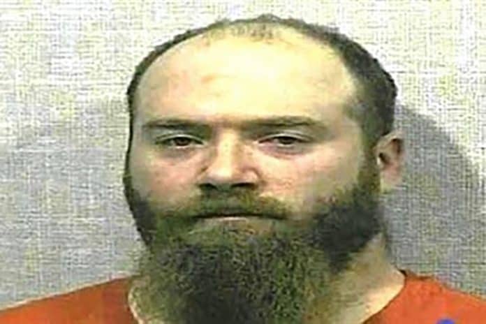 رجل يستعبد زوجته watanserb.com