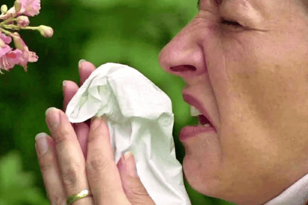 العطس والرجل watanserb.com