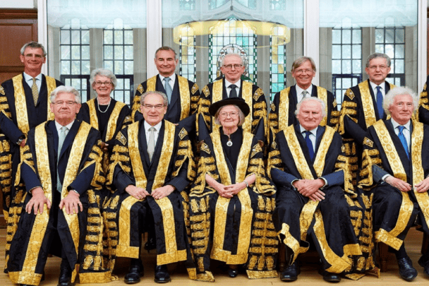 بريطانيا.. إقالة 3 قضاة شاهدوا موادًا إباحية في العمل 3 قضاة والمواد الإباحية watanserb.com