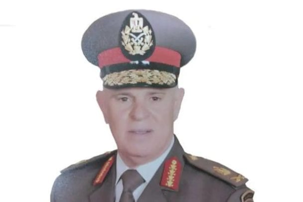 ماذا يفعل رئيس أركان الجيش المصري في الإمارات على رأس وفد عسكري؟ رئيس اركان الجيش المصري في الامارات watanserb.com