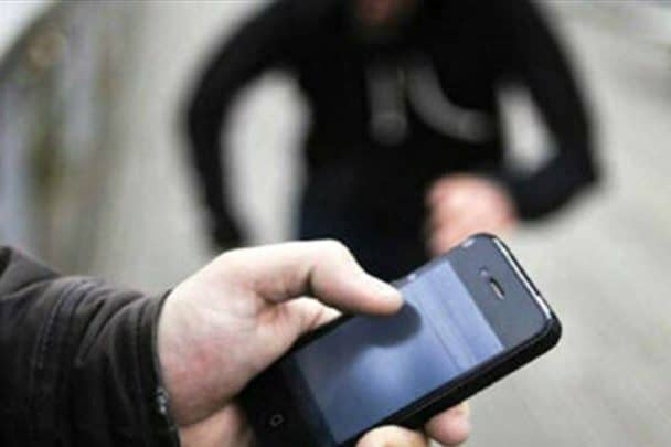 سرقة هاتف محامي watanserb.com