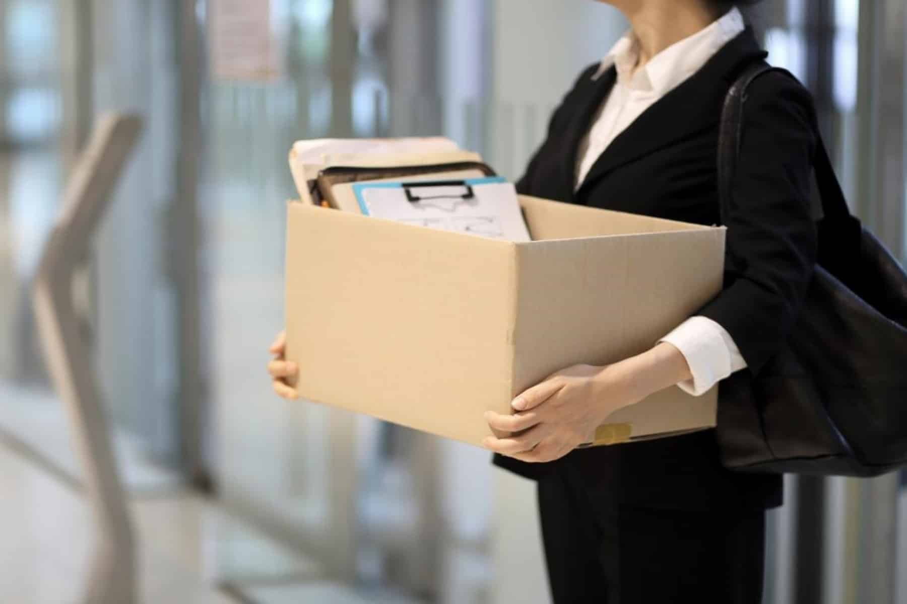 فقدان العمل وتأثيره على الصحة النفسية للشريكين وأفراد الأسرة بشكل عام فقدان العمل watanserb.com