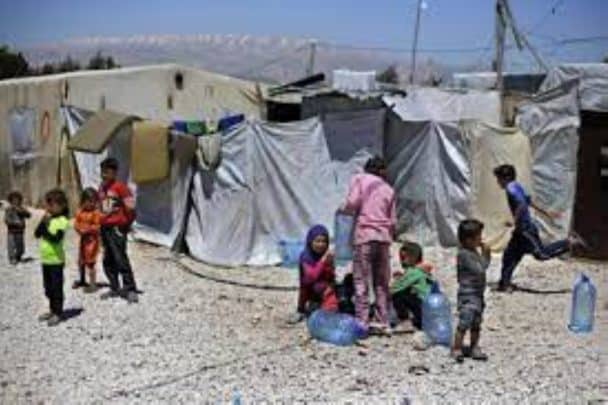 ماذا يعني أن تكون لاجئا ؟ معاناة اللاجئين وغربة الوطن watanserb.com