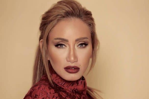 رهام سعيد تتحول إلى (وحش) وتعتدي بالضرب على مساعد المخرج ريهام سعيد قبل التجميل watanserb.com