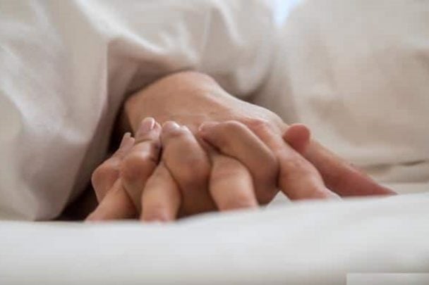 مدرسة امريكية تدخل علاقة جنسية مع طالب watanserb.com