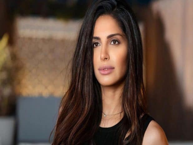 آمال ماهر: (ألبس ملابسي وأروح أي فرح وأنا خجولة جداً) آمال ماهر watanserb.com