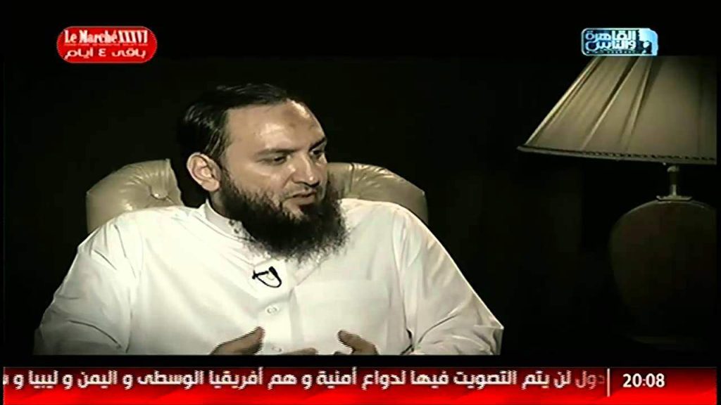 شاب يتحدث عن عشيقته "الجنية"