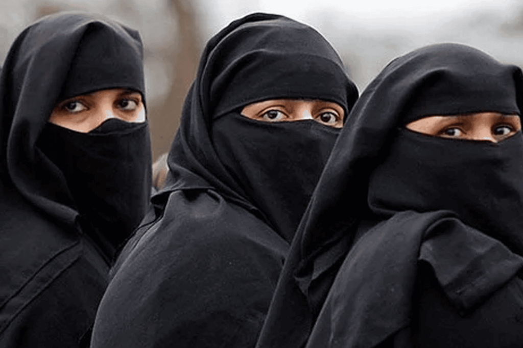 ليبرالي سعودي يطالب فرنسا بمحاربة النقاب ويصف المسلمين بأنهم عالة على العالم النقاب سبب الإرهاب watanserb.com