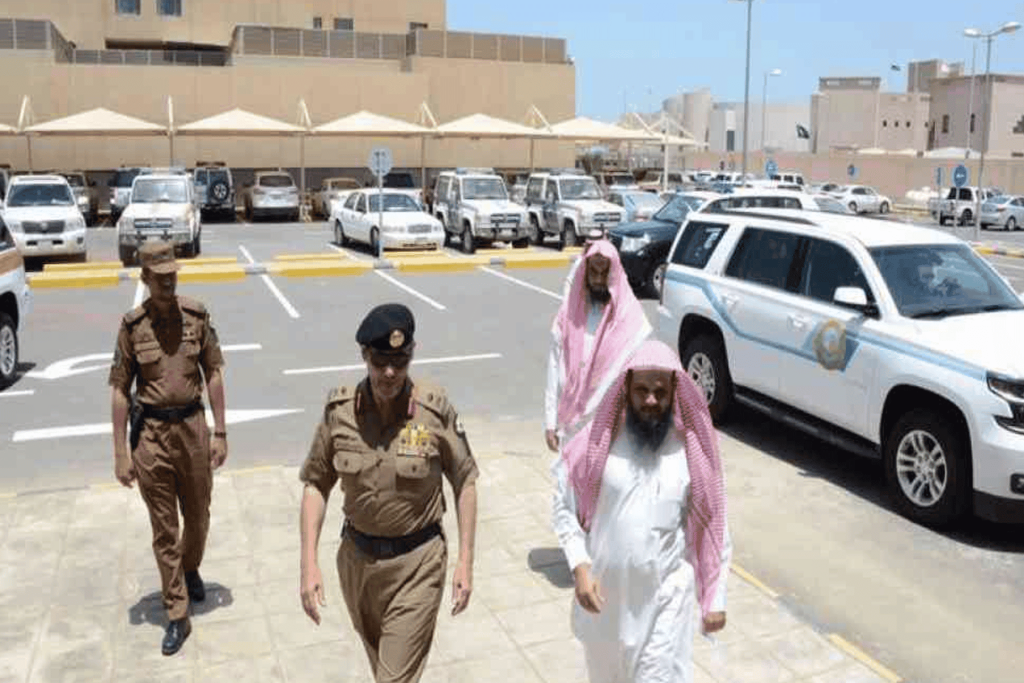 امرأة عربية تعرض نفسها watanserb.com