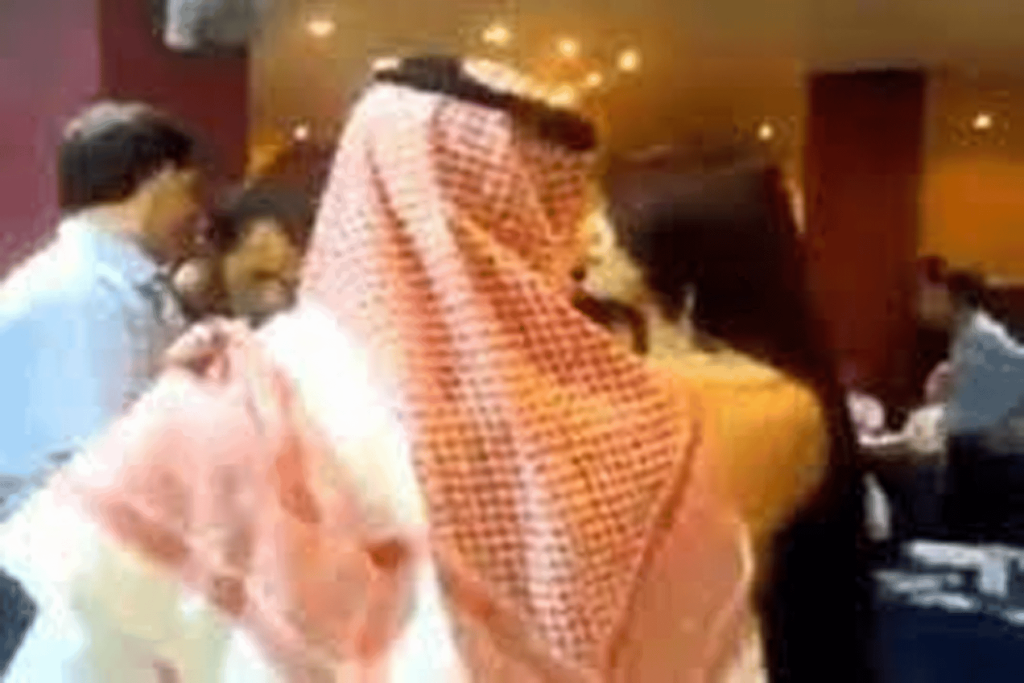 زوج سعودي يحتال على زوجته ويدعي المرض لينفق أموالها على راقصة في القاهرة سعودي يدعي المرض watanserb.com