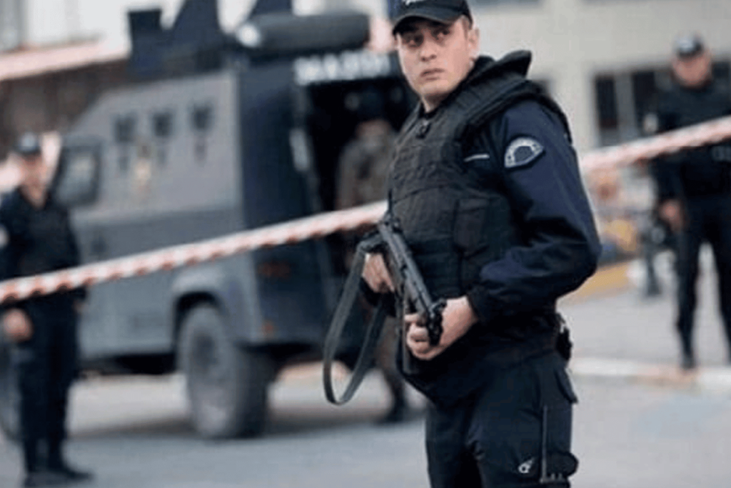 القبض على مساعد الجهادي جون و6 عناصر من داعش خلال مداهمة أمنية في إسطنبول مساعد الجهادي جون watanserb.com