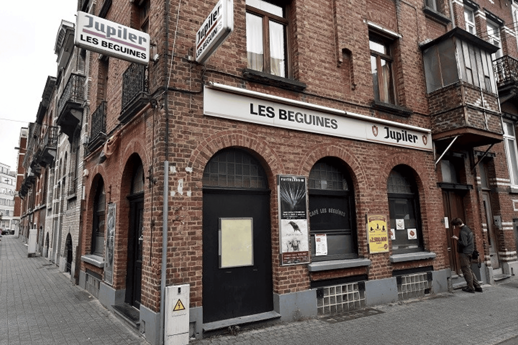 مخطط داعش في هجمات باريس يستهدف خطف الرئيس الفرنسي أولاند أو قتله أثناء المباراة خطف أولاند watanserb.com