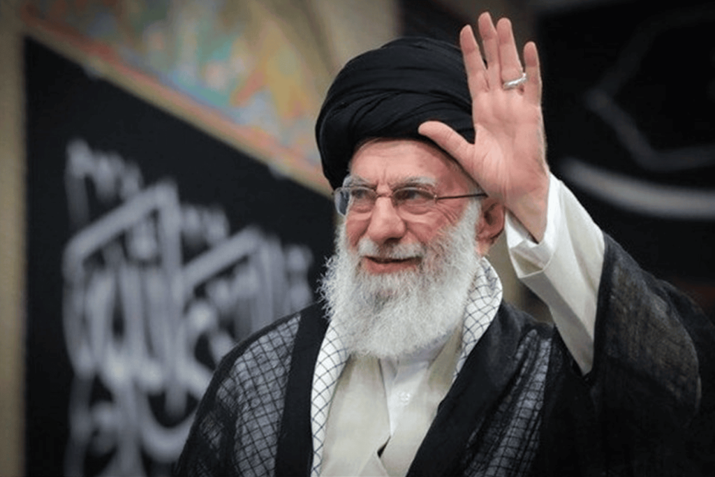 حفيد خامنئي المعتدل يقتحم الساحة السياسية في إيران قبل انتخابات مجلس الخبراء المقبلة حفيد الخامنئي الكبير watanserb.com