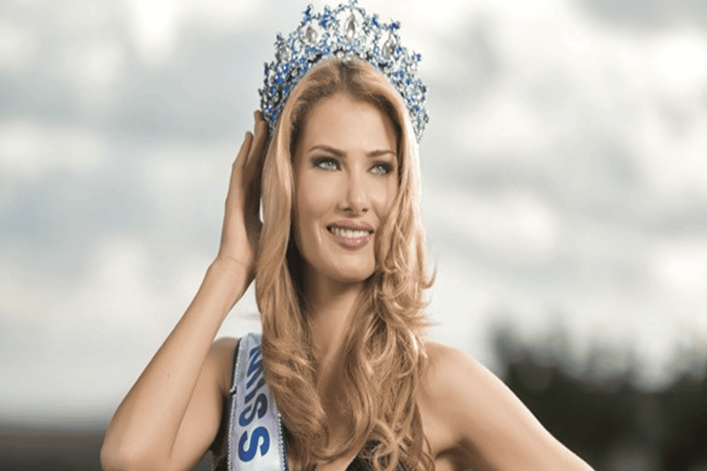 ميراي لالاغونا رويو الإسبانية تتوج بلقب ملكة جمال العالم 2015 في الصين ملكة جمال العالم 2015 watanserb.com