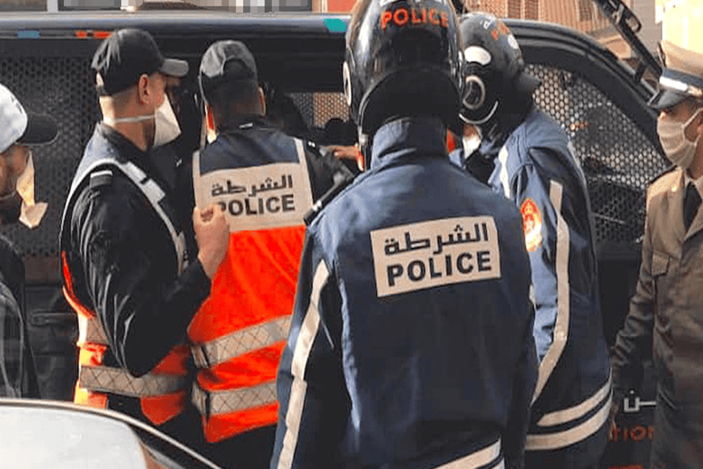 شرطيان يقتلان شاباً watanserb.com