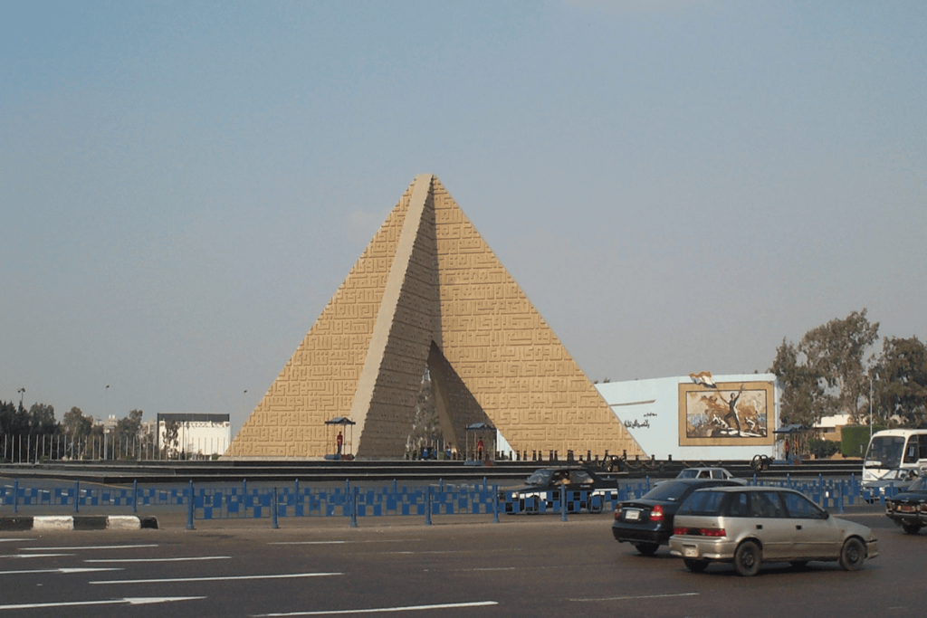 ضبط شبكة لتجارة الجنس في مدينة نصر تديرها ربة منزل وتعرض خدماتها بأسعار مرتفعة شبكة لتجارة الجنس watanserb.com