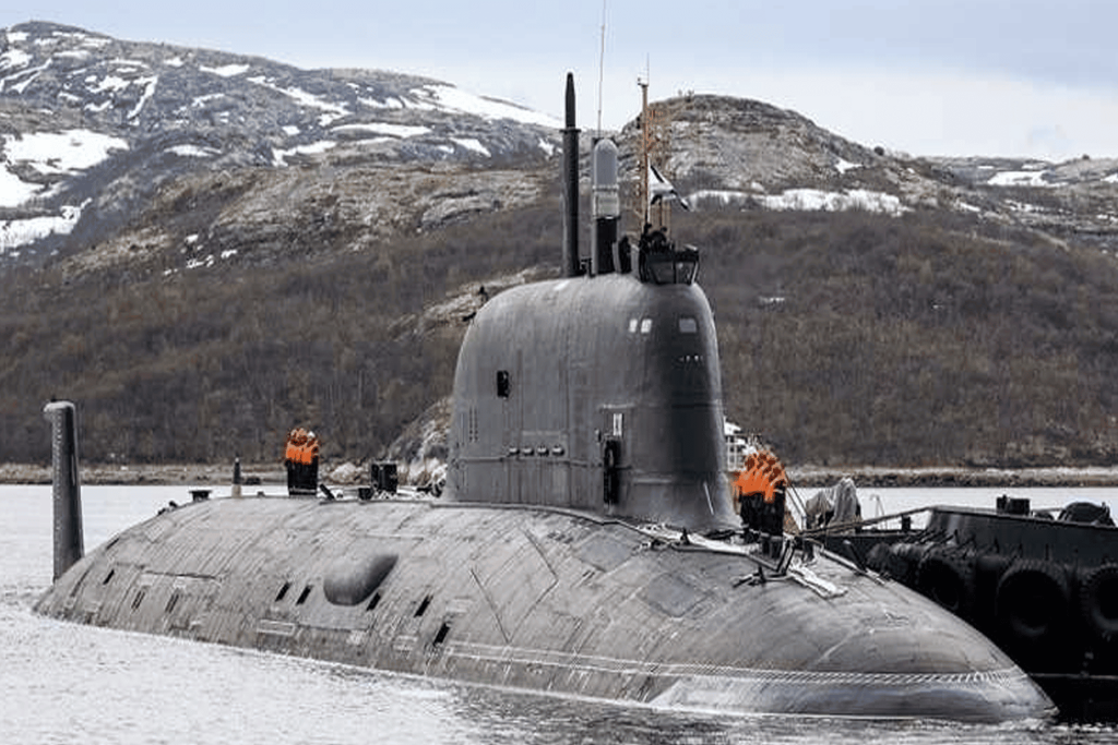 غواصة روسية مزودة بصواريخ كروز تصل إلى شرق البحر المتوسط قرب الساحل السوري غواصة روسيّة بصواريخ مطوّرة watanserb.com