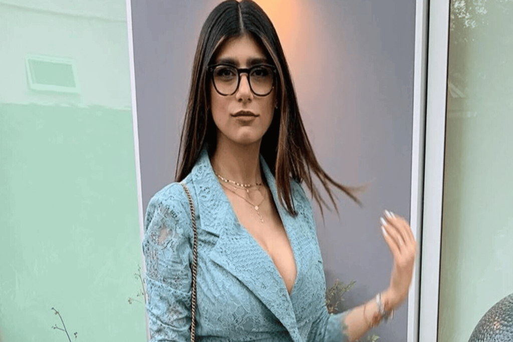 موقع ثقافي مغربي ينشر صورة لممثلة بورنو لبنانية كشيخة بحرينية دون تحقق من الهوية صورة ممثلة بورنو لبنانية watanserb.com