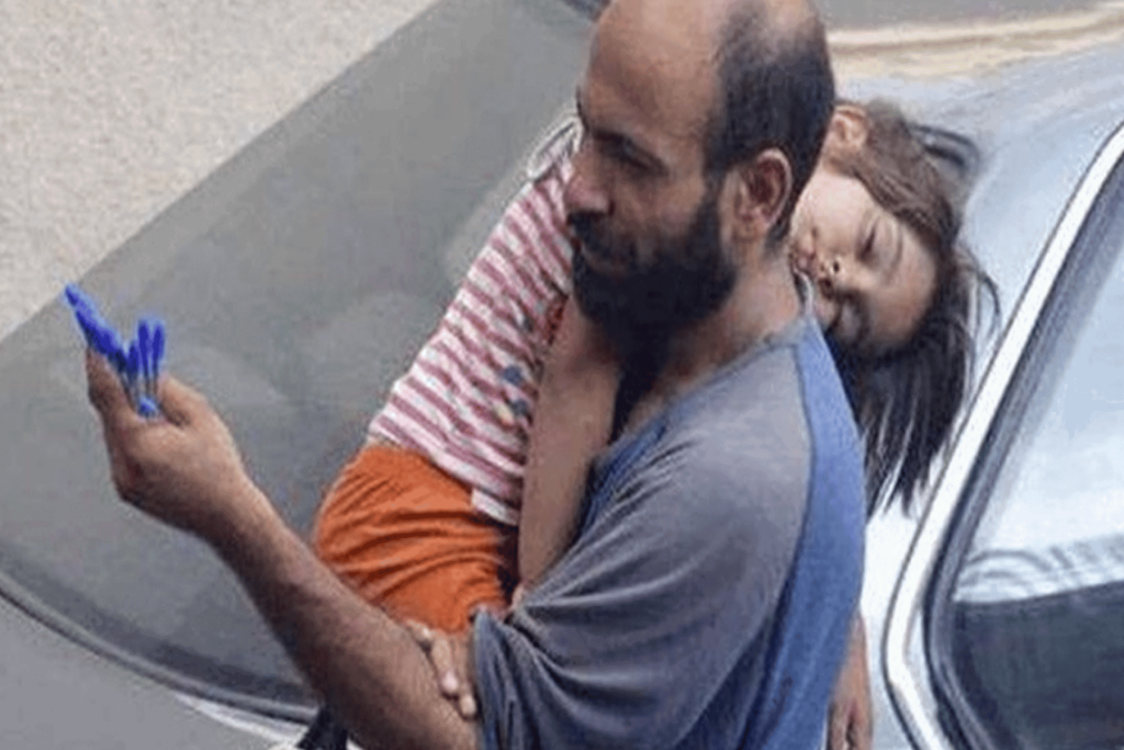 عبد الحليم العطار: من بائع أقلام في بيروت إلى صاحب مطعم يدعم 16 لاجئًا سوريًا اللاجيء السوري بائع الأقلام watanserb.com