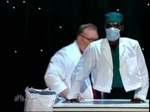 ساحر بريطاني يبهر لجنة تحكيم برنامج X-Factor بخدعة قطع الجسم وإعادة وصله. خدعة ساحر لا تصدّق تبهر العالم