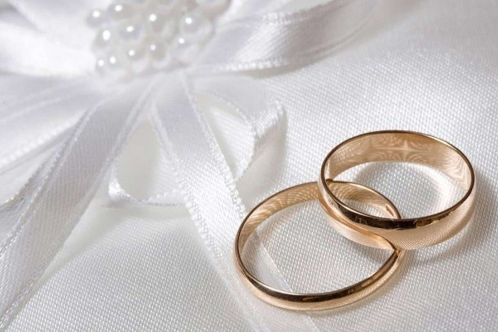 قاضي دمشق يقترح رفع قيمة مهر المرأة المستحق بعد الطلاق لتخفيف الظلم عنها رفع قيمة مهر المرأة watanserb.com