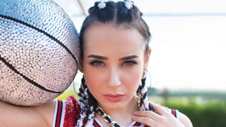 المطربة المصرية ساندي watanserb.com