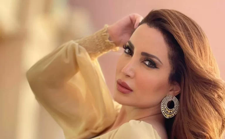 نسرين طافش تثير حماس الجمهور برقصة مبهرة على الرمال أثناء تصوير مسلسلها الجديد رقص نسرين طافش على الرمال watanserb.com