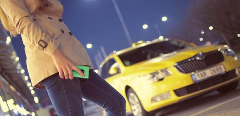 سائق تاكسي يغتصب فتاة watanserb.com