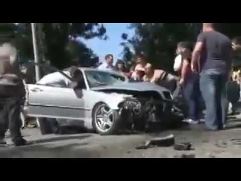 زفاف يتحول إلى مأساة بعد اصطدام سيارة نقل بزفة العروس في الطريق العام حفل زفاف يتحول إلى "كارثة" watanserb.com