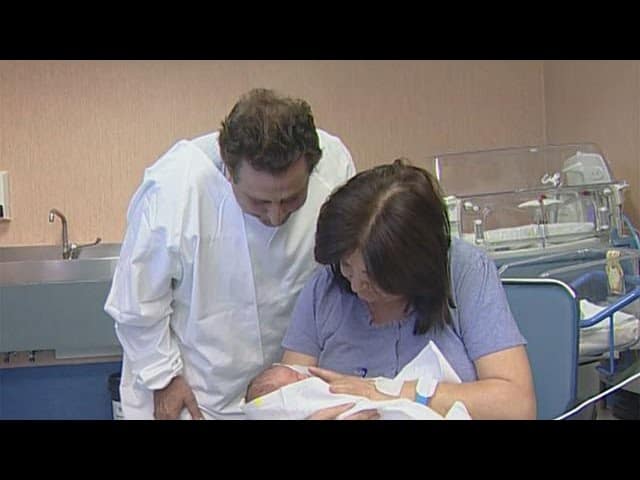 مسنة إيطالية عمرها “61 عاماً” تنجب طفلها الأول بدون تدخل طبي! | القصة الكاملة عمرها "61 عاماً" تنجب طفلها الأول بدون تدخل طبي