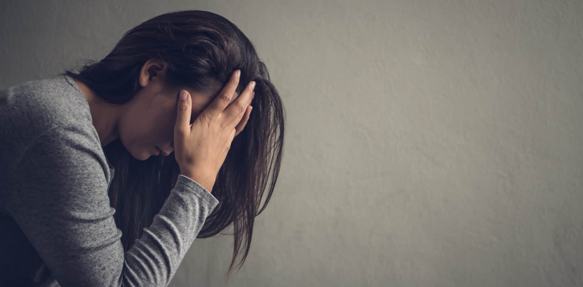 ضابط سعودي “مزيف” ابتز مراهقة وهدد بفضح علاقتها المحرمة معه اذا فكرت بالتخلي عنه | القصة الكاملة الاستغلال الجنسي