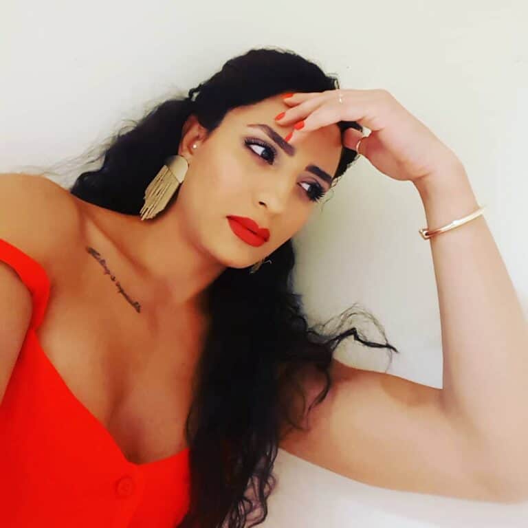 ياسمين كساب تفاجئ جمهورها بعد منتصف الليل بهذا القرار! | القصة الكاملة ياسمين كساب watanserb.com