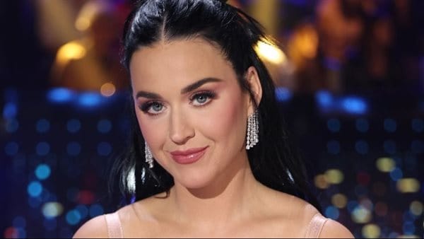 كاتي بيري تعبر عن استيائها من فوز ترامب وتدعو إلى ثورة ضده عبر تويتر كاتي بيري