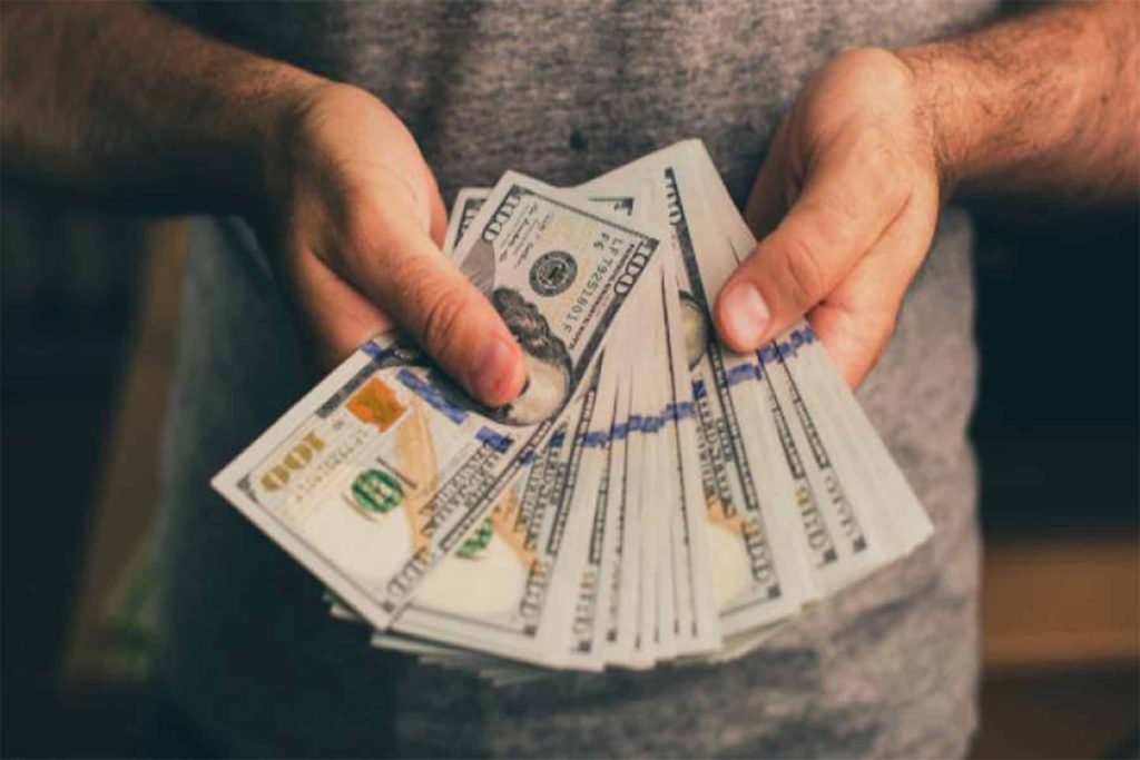 القبض على مختلس مالي watanserb.com