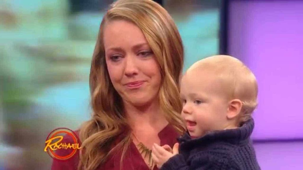 لحظة مؤثرة لرجل أميركي يستعيد بصره ويرى وجه زوجته للمرة الأولى بعد 15 عاماً رأى وجه زوجته للمرة الأولى