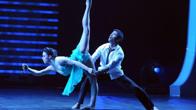 الرقص watanserb.com