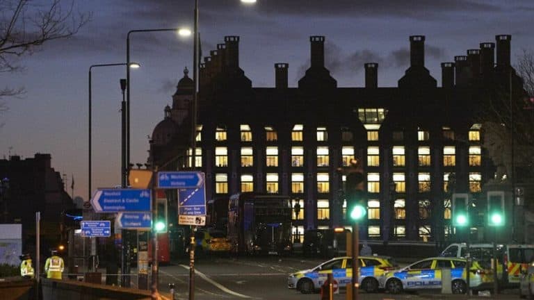 السفارة السعودية في لندن watanserb.com