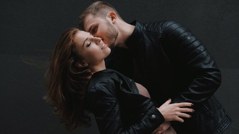 هذه الأكاذيب لا تصدّقوها أبداً عن النساء! | القصة الكاملة العلاقة الحميمة watanserb.com