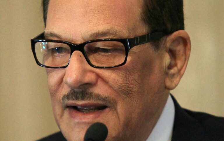 صفوت الشريف watanserb.com