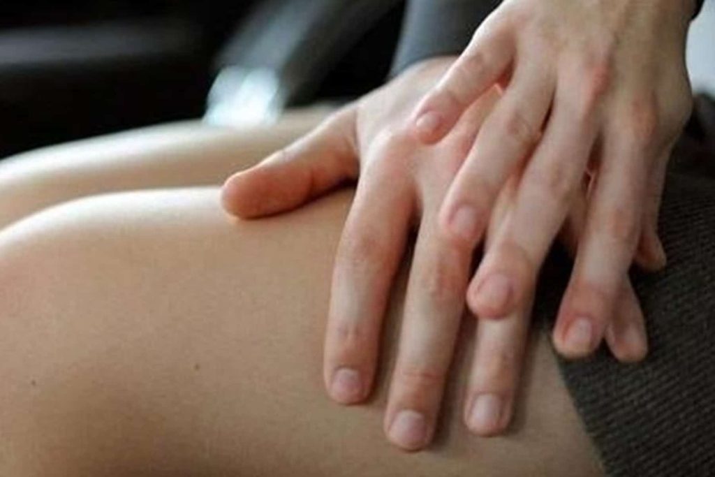 المرأة ورامامورثي watanserb.com